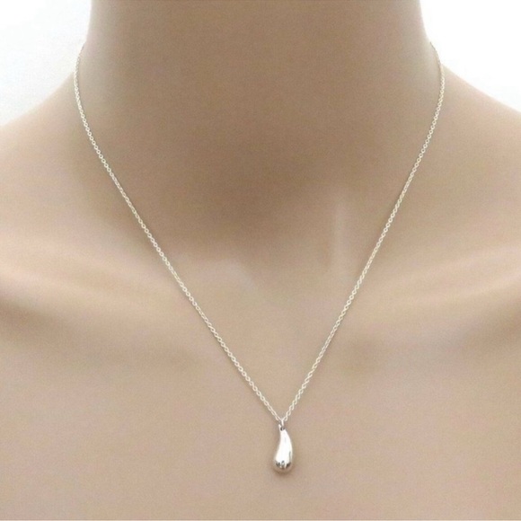 Tiffany & Co. Jewelry - Tiffany Elsa Peretti Teardrop Necklace EUC